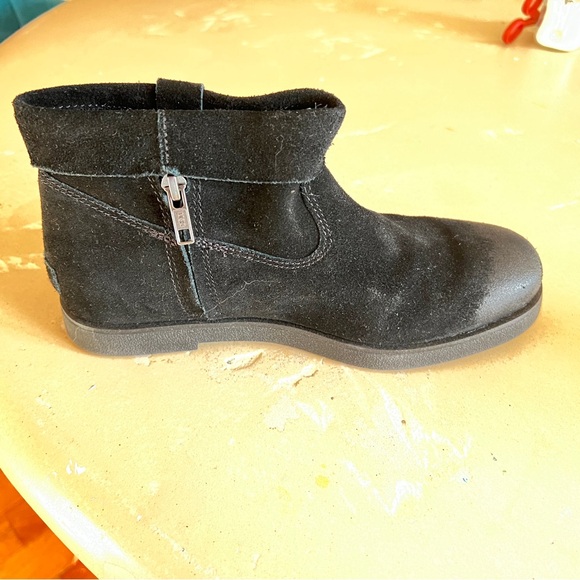 UGG booties - Picture 5 of 10